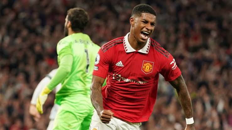 Manchester United Get First Win of the Season