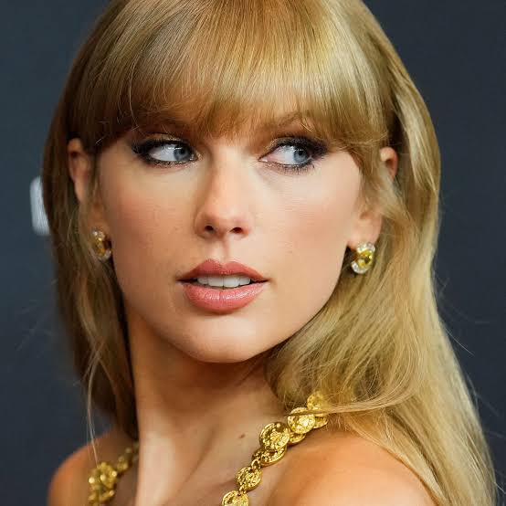 Taylor Swift Is Officially A Billionaire 1 Taylor swift songs and facts
