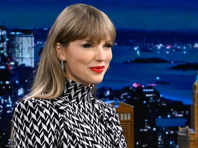Taylor Swift Is Officially A Billionaire 2 Swiftie hosted on tv show