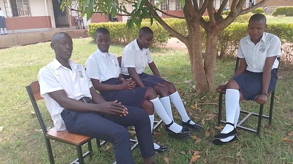 Mwimali Abdul Nasir : Rubongi Army Secondary School Student who scored Aggregate 9 in UCE.