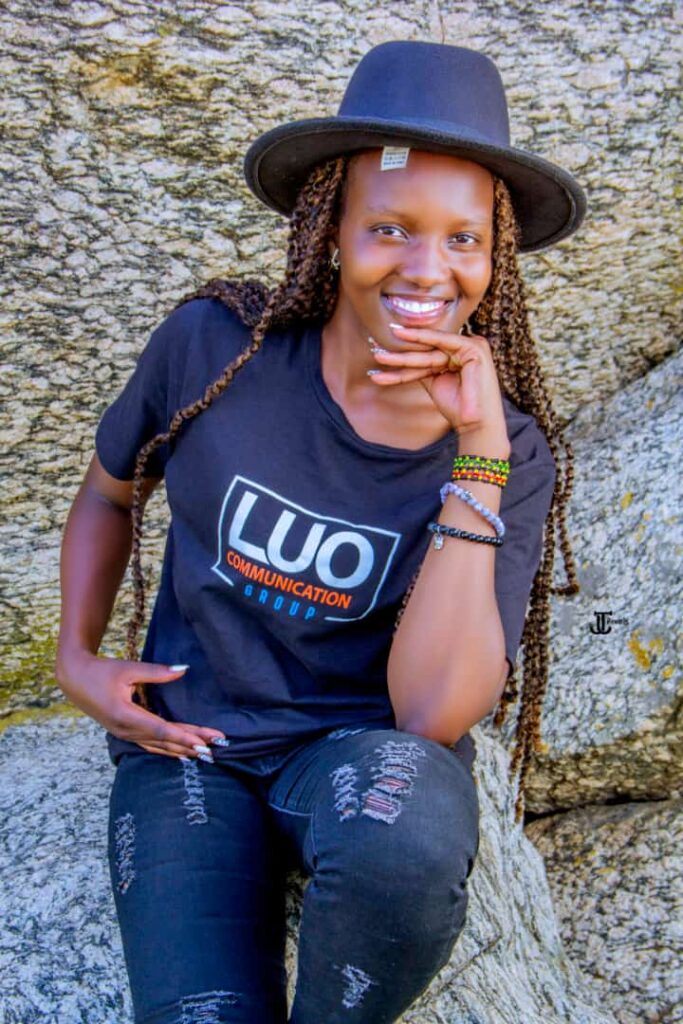 girl dressed in luo t=shirt
