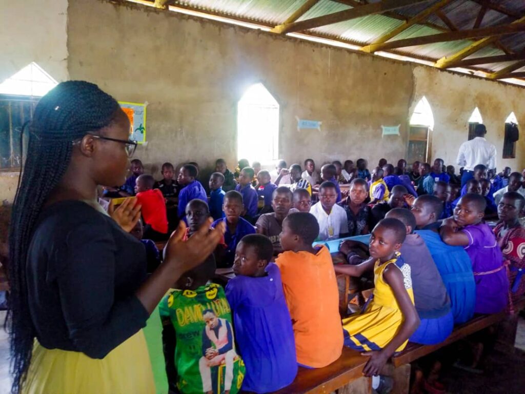 4/10 pupils in Kayunga miss school because of hunger - Kichini