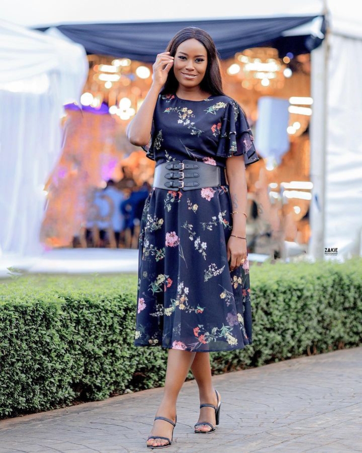 Juliana in dark blue dress