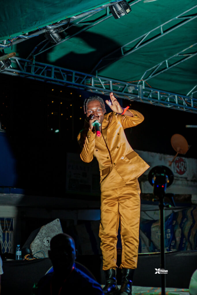 Simple Bullet: Kumi’s Finest Artist 2 Simple Bullet aka Icon Gang on stage