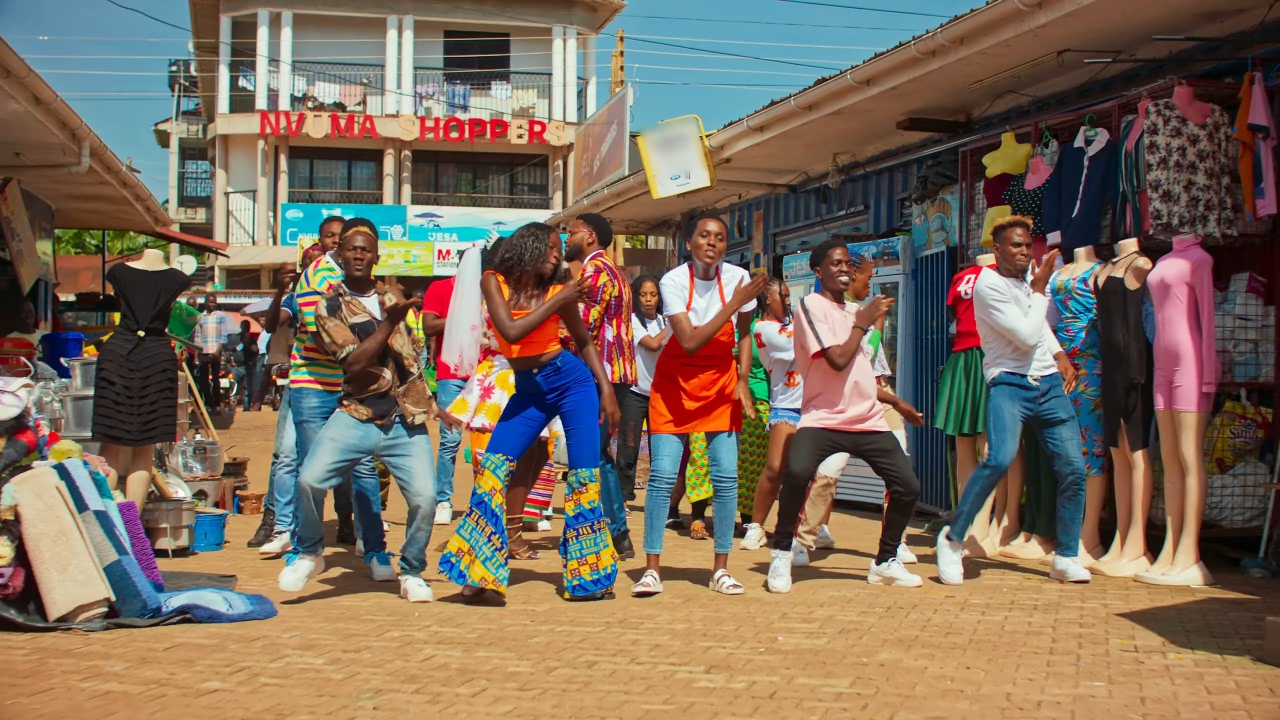 Masavu official video by Azawi dancing