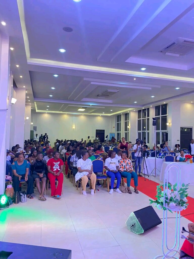 Wetsetse Suzan Shines at Shendi Concert.