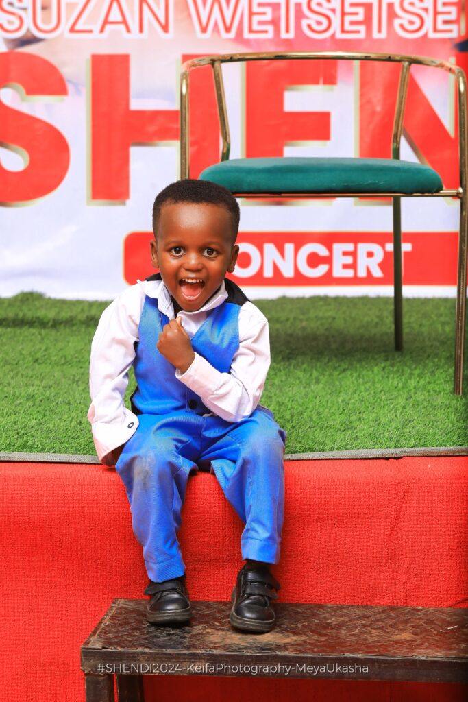 Wetsetse Suzan Shines at Shendi Concert.