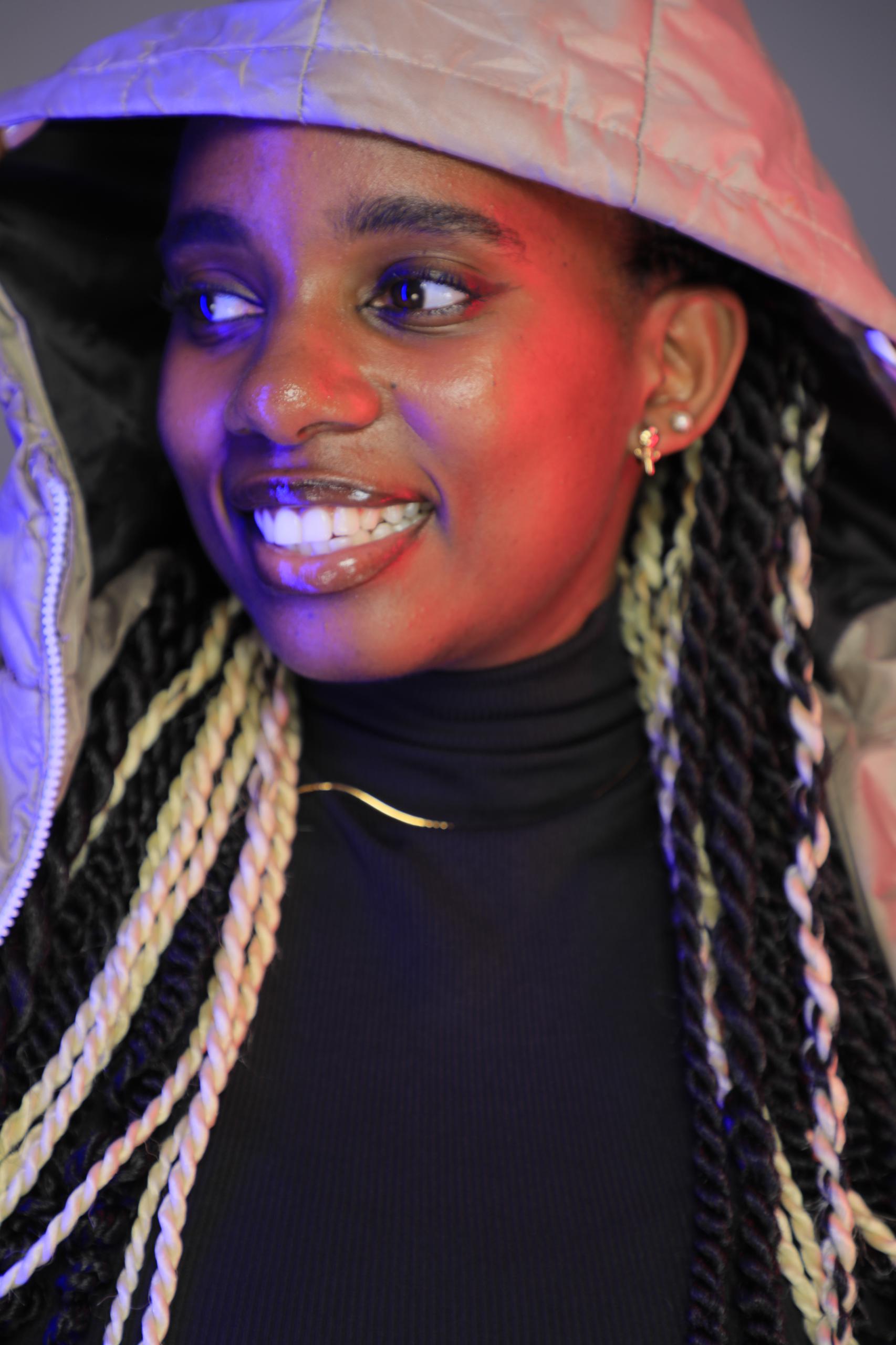 Ugandan girl who sang a song and a pass commented Amanda Moon