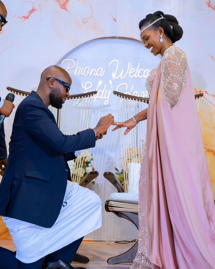 Eddy Kenzo gives Nyamutoro an engagement ring