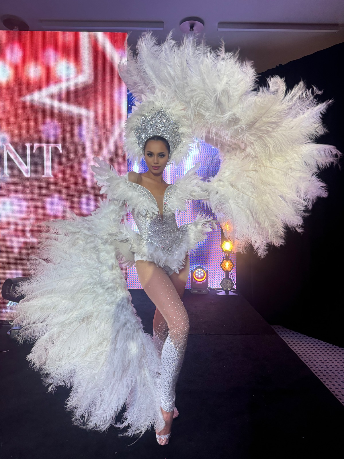 Victoria Larsen in Top 7  at Miss Supranational 2024