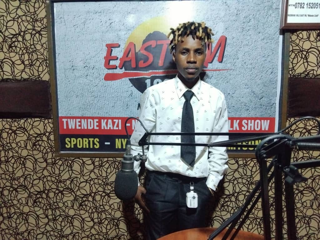 Acidic Vokoz in the studio of east Fm ahead of burudika Na east Fm show