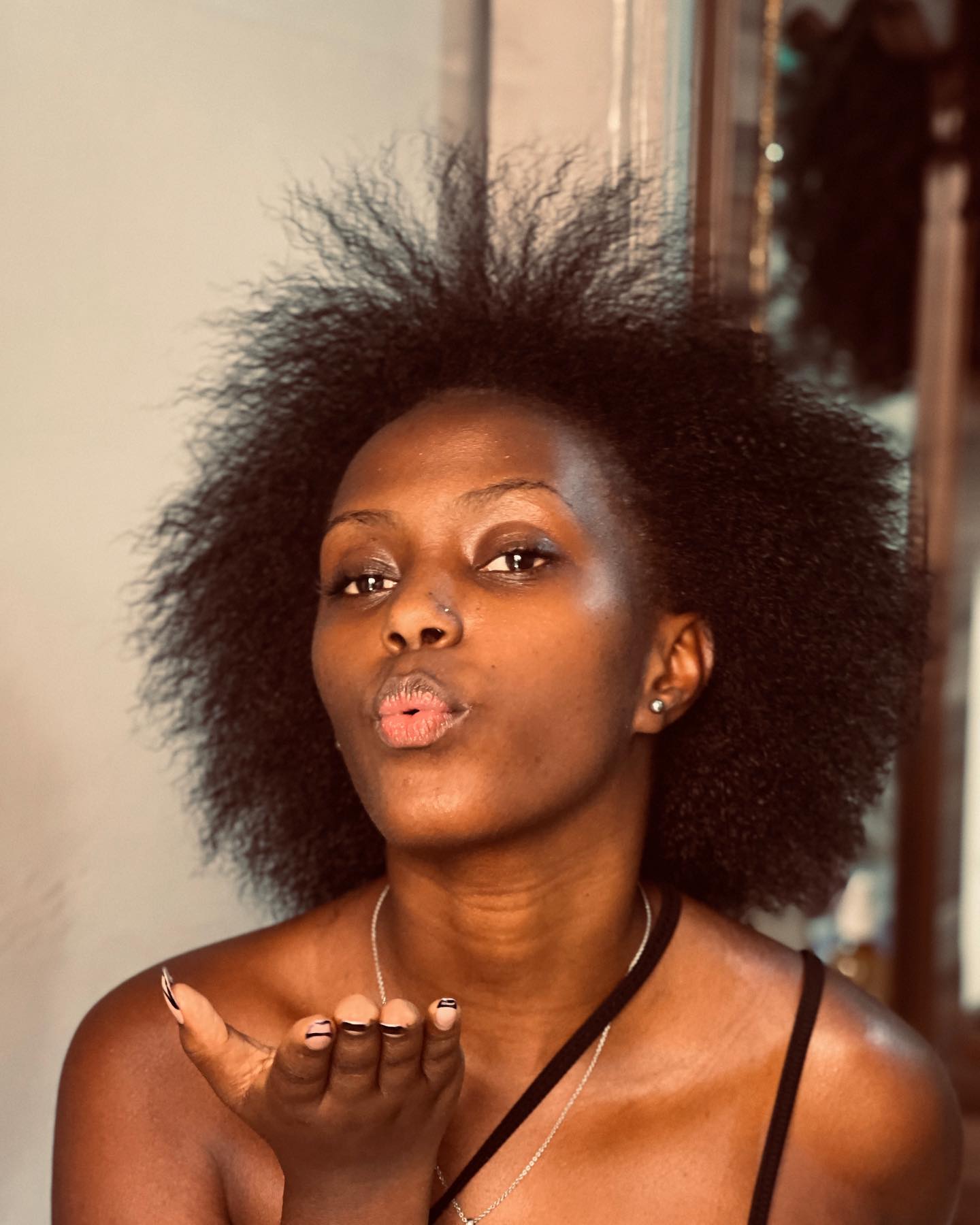 Gloria Bugie: I Hope Abitex Has Sisters